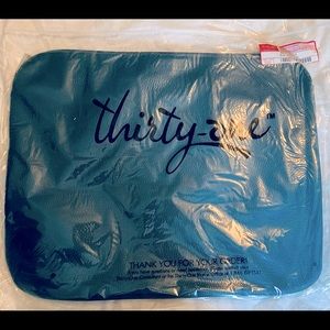 Thirty-One Savvy Sleeve